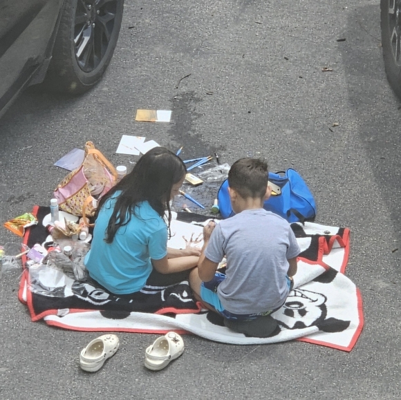 Like to be notified when I go live. - Picture 4 of 4